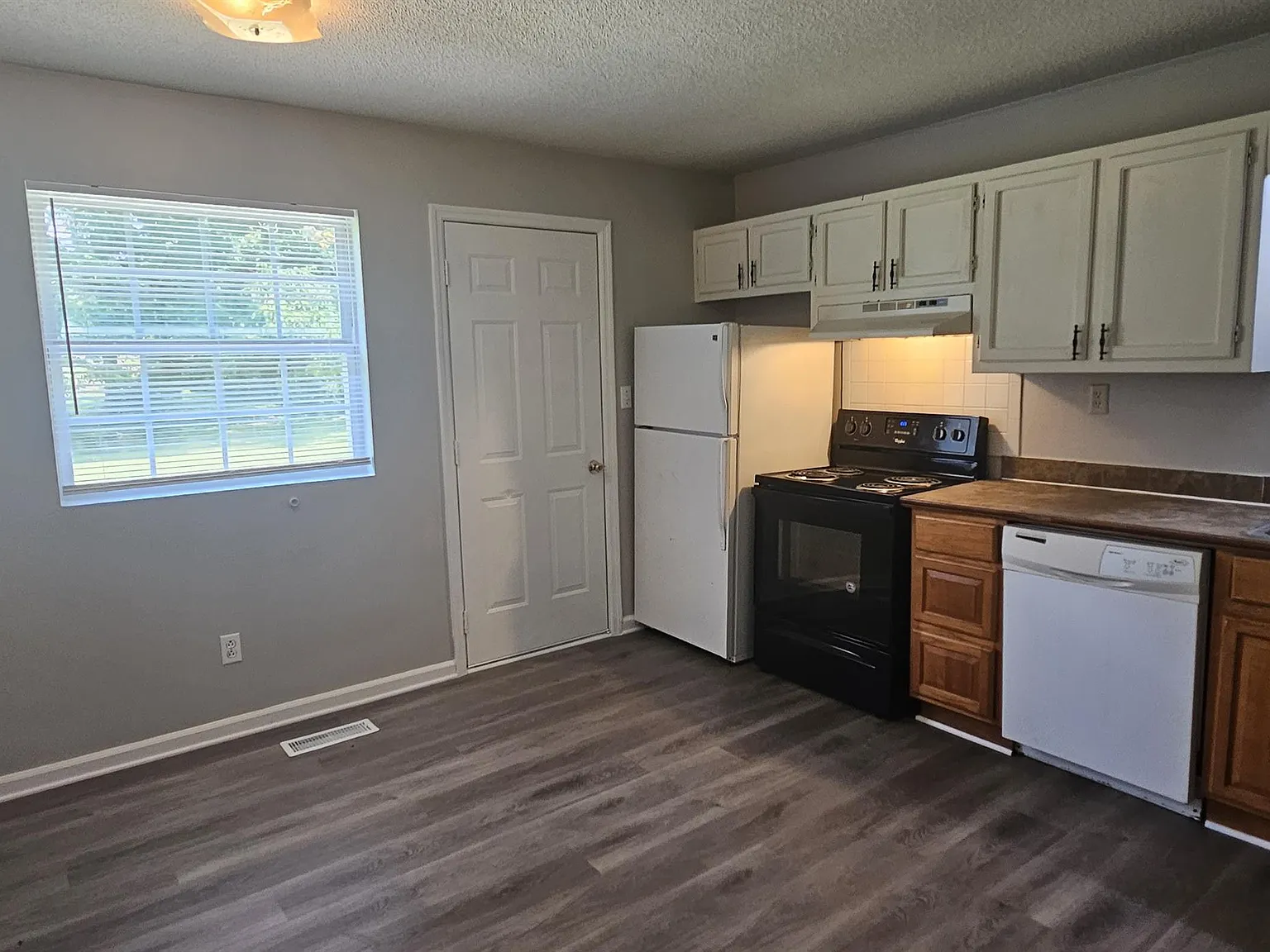 417 E Moore Street - 1 — Photo 1