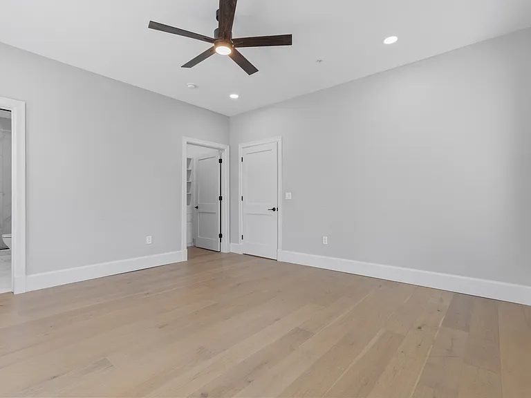 5135 5th Ave #E — Photo 28