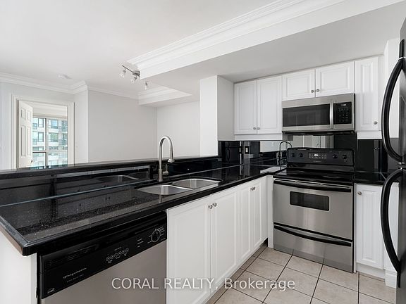 4th image of 7 Lorraine Dr #509