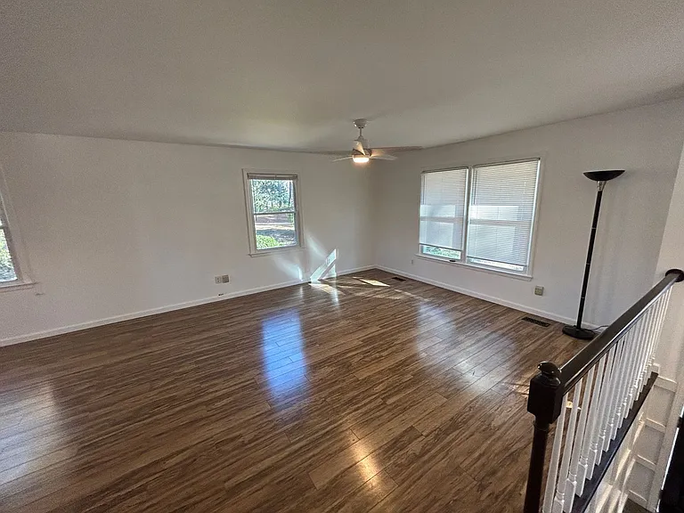 3812 Oak Park Rd — Photo 14