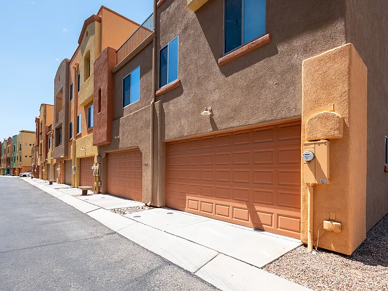 2390 E Blue Diamond Dr — Photo 3