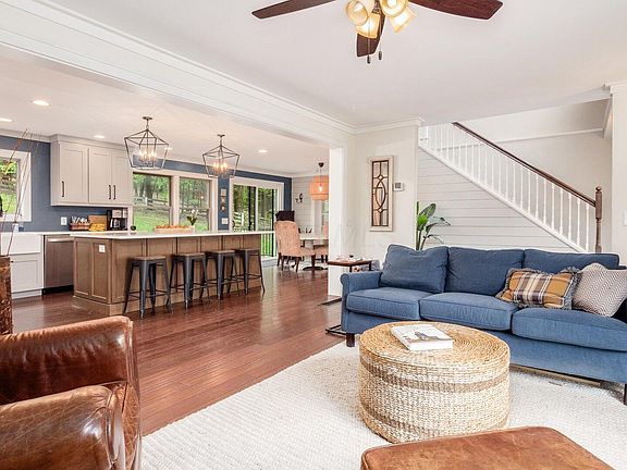 5th image of 565 Welsh Ln