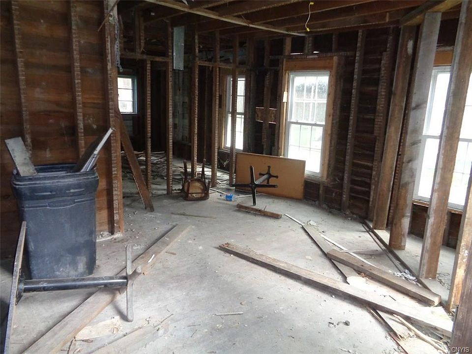 2nd image of 16 Owego St