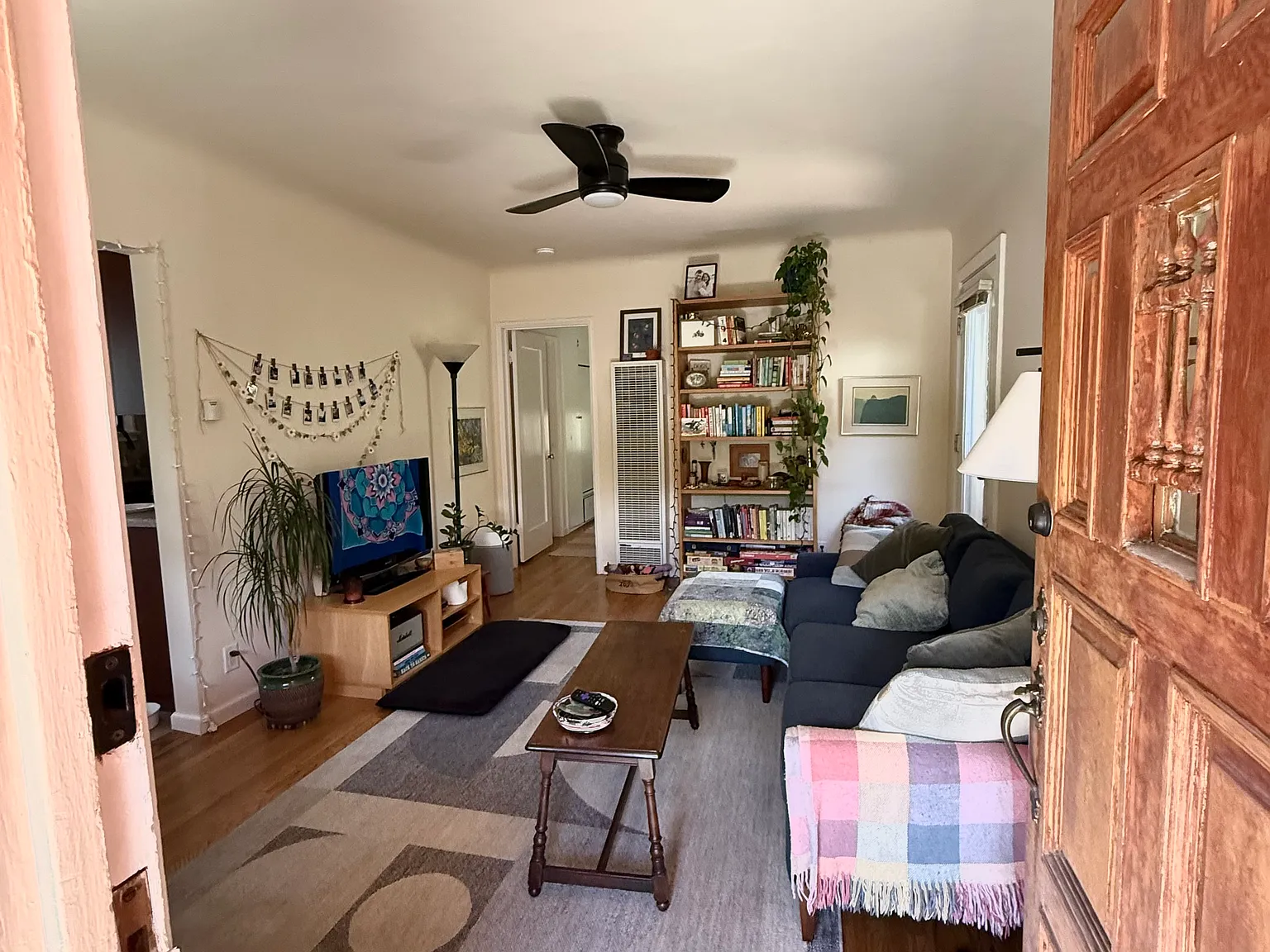 2 bed, 850 sqft, $3,200 — Photo 3