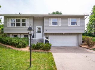 6 Bangor Cir, Iowa City, IA 52246
