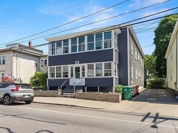 191 W 6th St, Lowell, MA