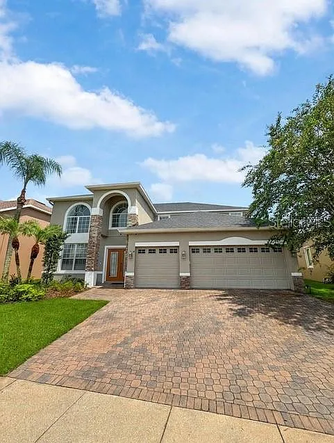 5 bed, 3.5 bath, 3355 sqft, $4,000 — Photo 2