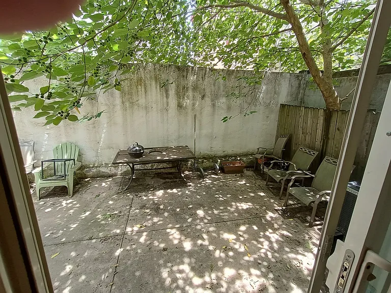 425 N Holly St — Photo 5