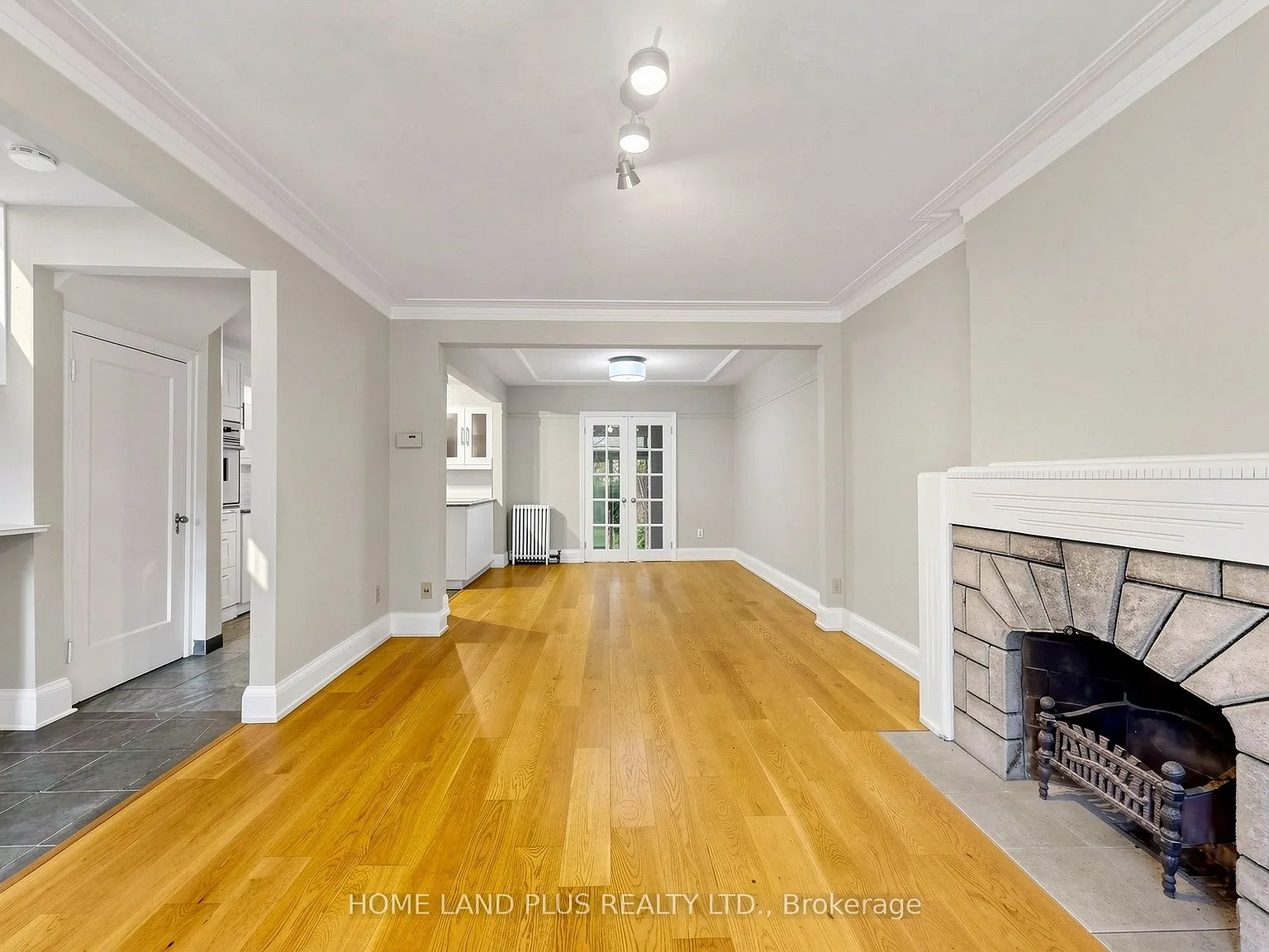3 bed, $4,600 — Photo 3