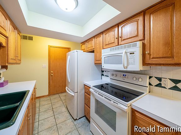 5th image of 3192 Beechnut Ln #4