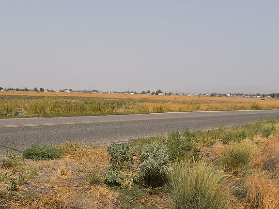 3rd image of 475 W Guymas Trl