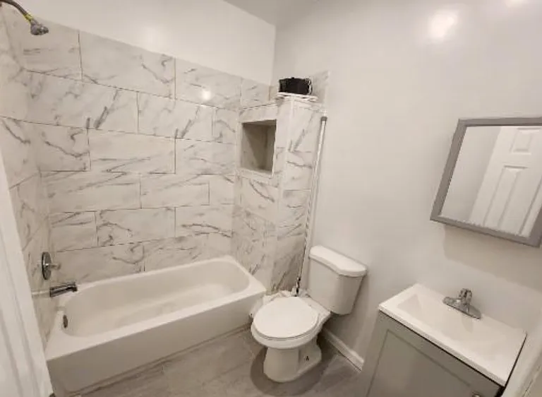 348 W Queen Ln #1A — Photo 4