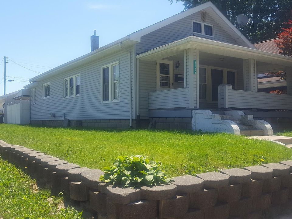 2nd image of 2106 E Lynn St