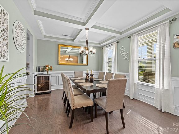 5th image of 127 Longleaf Dr