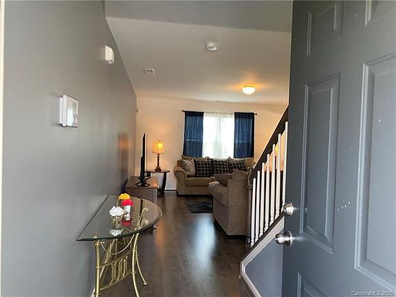 4th image of 5044 Newport Lakes Dr Unit 2