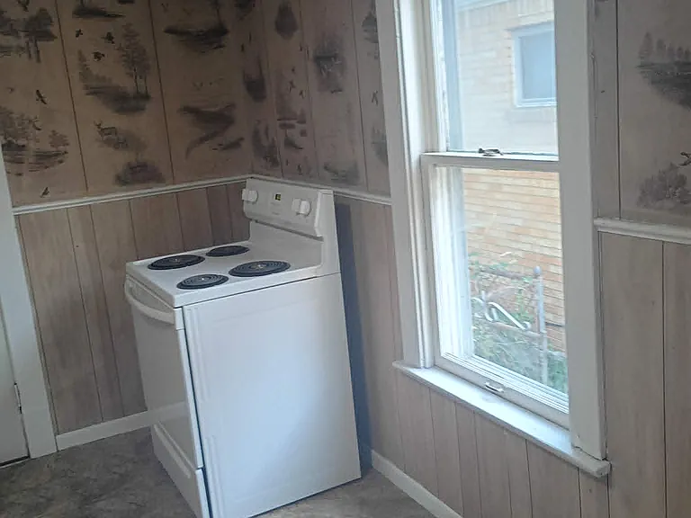 106 E Hudson St — Photo 4