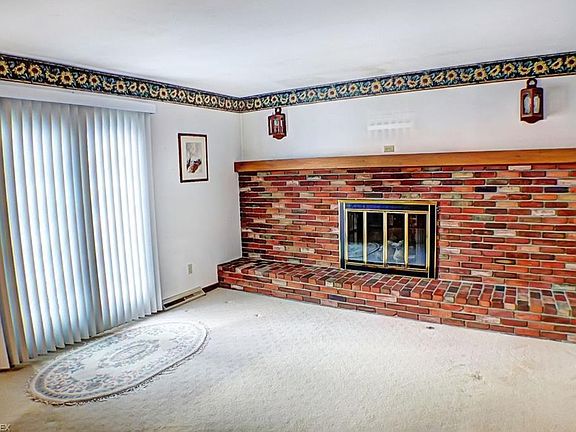 5th image of 1389 Brookwood Dr