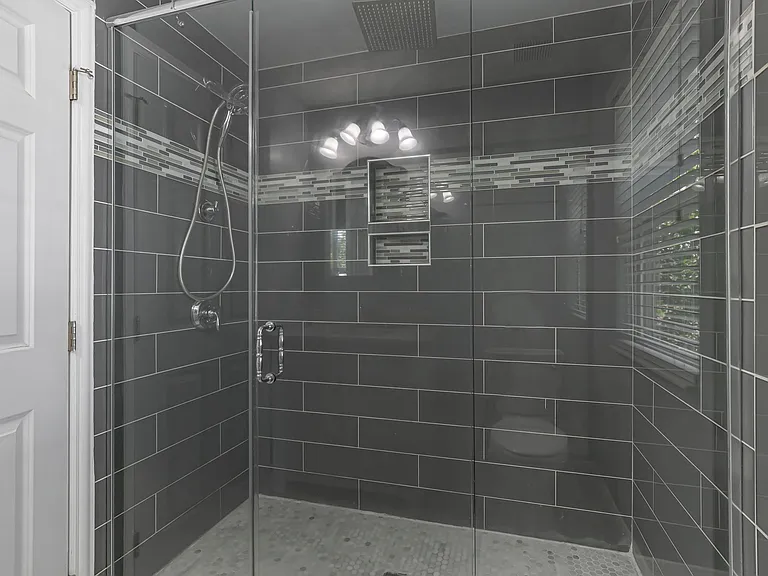 4392 Greensbury Dr — Photo 44