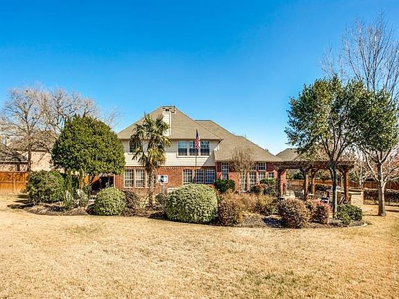 2nd image of 804 Clearwater Ln