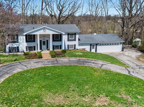 2946 Windsor Dr, Saint Joseph, MI 49085