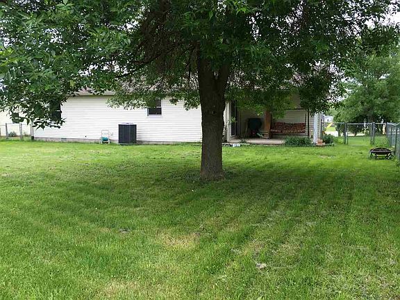 3rd image of 633 W Sacajawea Ct