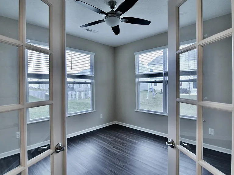 164 Broadmoore Blvd — Photo 12