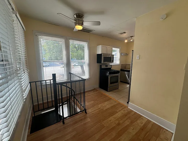 1803 Nueces St — Photo 24