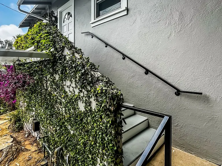 Unbelievable Stand-Alone 2-Bedroom House in Prime West Hollywood Hills — Photo 5