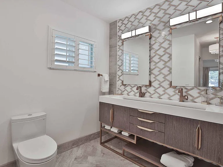 713 Forsyth St — Photo 22