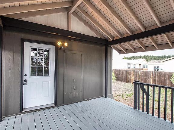 Covered back deck and fully fenced yard