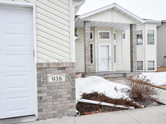 5th image of 938 Parkway Dr