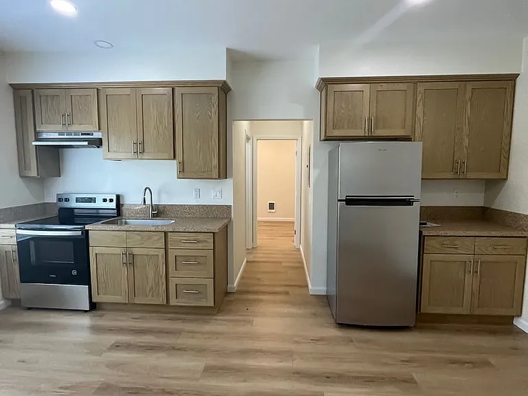 1431 Cedar Ave — Photo 14