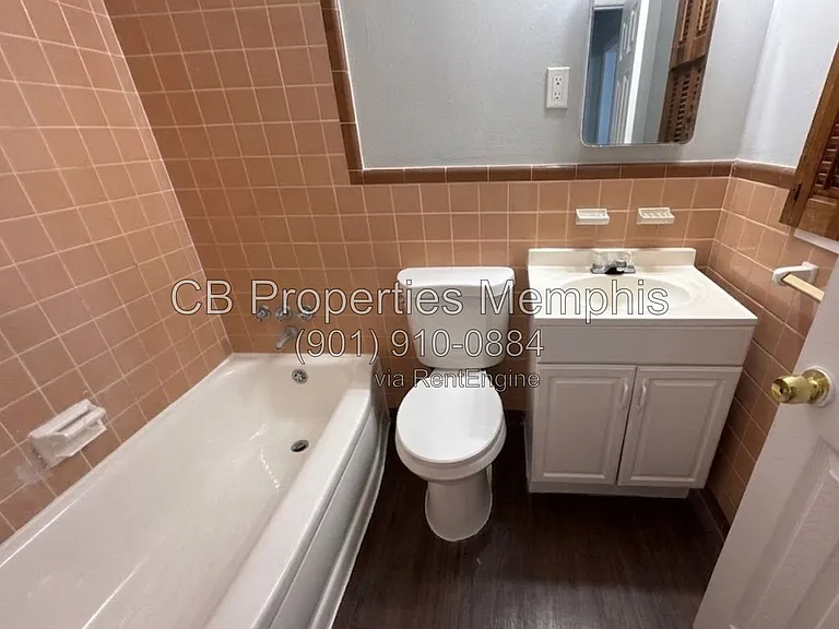1445 Robin Hood Ln — Photo 7
