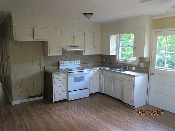 5th image of 115 Englewood Ln