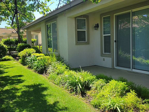 3rd image of 312 Willow Brook Way