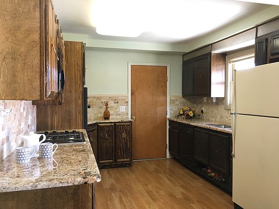 Kitchen - main level