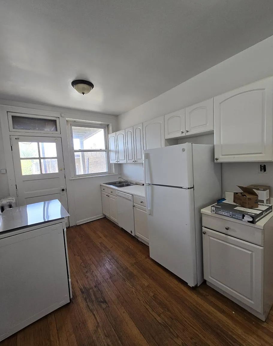 4318 North Spaulding Avenue #2 — Photo 2