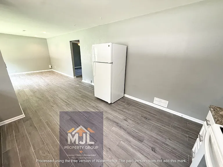 311 Jefferson Ln — Photo 8