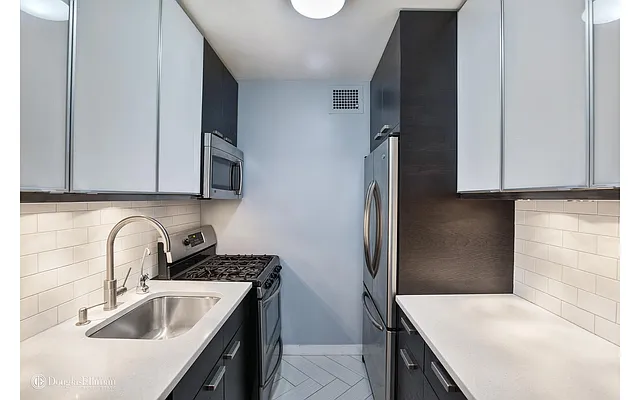 Sold by Douglas Elliman | media 10