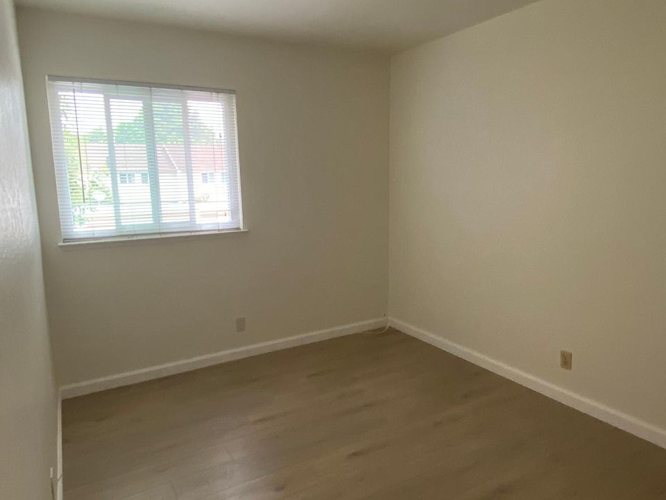 1st image of 2180 Spanishgate Ct