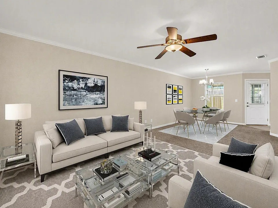243 Woodlawn Ct