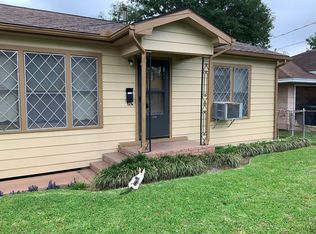 2712 1st Ave, Groves, TX 77619