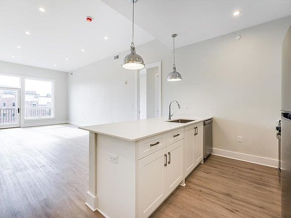 5th image of 667-665 Grand St #406