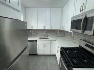 195-60 Peck Ave APT 1C, Fresh Meadows, NY 11365