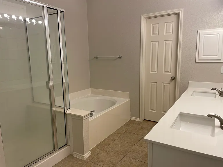 553 Presidio Dr — Photo 20