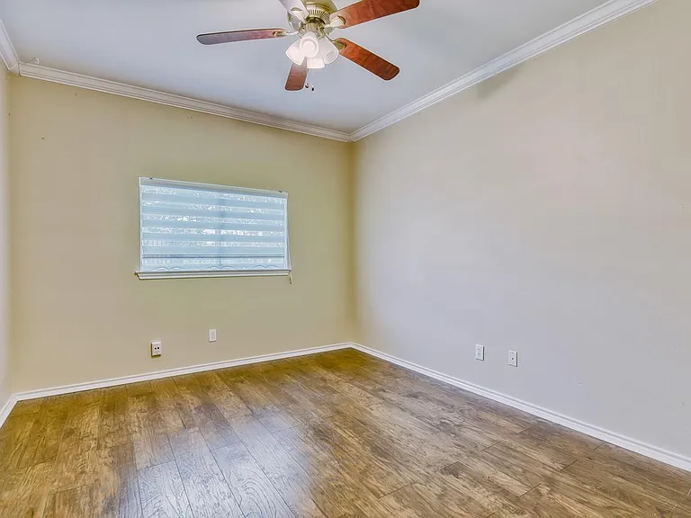 22503 Madison Park — Photo 19