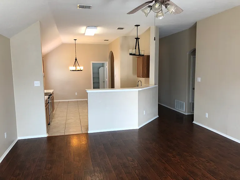 2824 Quarter Horse Ln — Photo 3