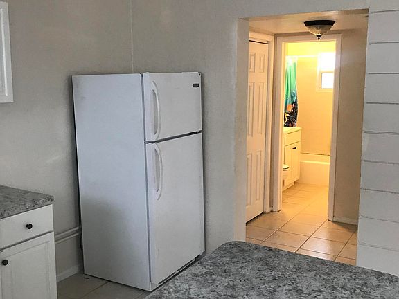 4th image of 347 Lee Ave #347