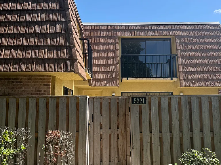5321 Bamboo Ct #4 — Photo 1