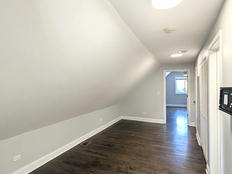 2455 N Austin Ave #2 — Photo 11